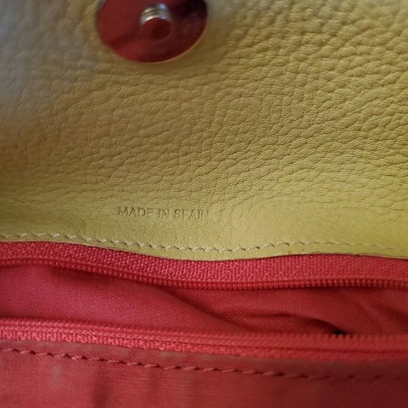 Gustto Pebble Leather Handbag in Light Green - Picture 7 of 13